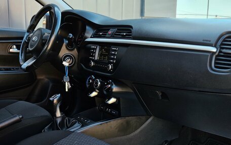 KIA Rio IV, 2018 год, 1 342 000 рублей, 12 фотография