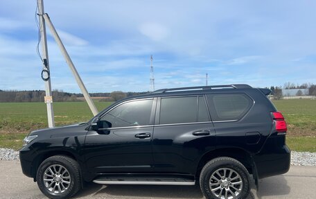 Toyota Land Cruiser Prado 150 рестайлинг 2, 2019 год, 6 300 000 рублей, 6 фотография
