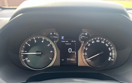 Toyota Land Cruiser Prado 150 рестайлинг 2, 2019 год, 6 300 000 рублей, 12 фотография