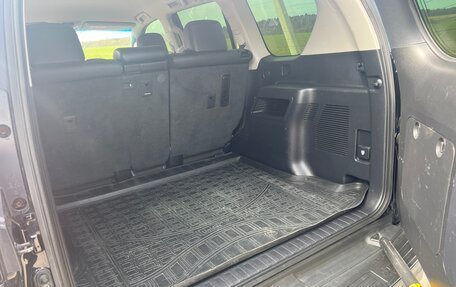 Toyota Land Cruiser Prado 150 рестайлинг 2, 2019 год, 6 300 000 рублей, 10 фотография