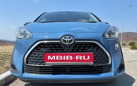 Toyota Sienta II, 2022 год, 1 490 000 рублей, 12 фотография