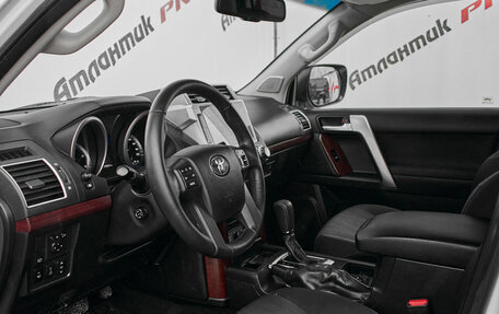 Toyota Land Cruiser Prado 150 рестайлинг 2, 2014 год, 3 350 000 рублей, 9 фотография