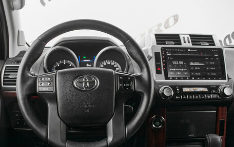 Toyota Land Cruiser Prado 150 рестайлинг 2, 2014 год, 3 350 000 рублей, 11 фотография