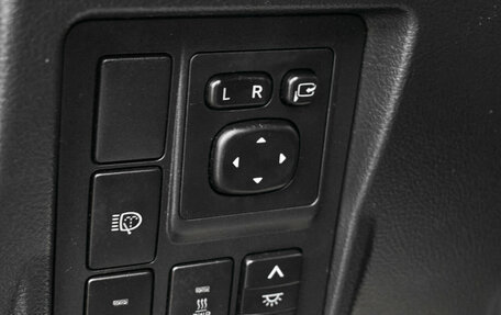 Toyota Land Cruiser Prado 150 рестайлинг 2, 2014 год, 3 350 000 рублей, 22 фотография