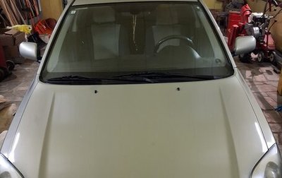 Toyota Avensis III рестайлинг, 2005 год, 900 000 рублей, 1 фотография