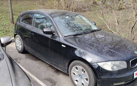 BMW 1 серия, 2011 год, 950 000 рублей, 2 фотография