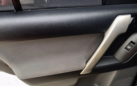 Toyota Land Cruiser Prado 150 рестайлинг 2, 2011 год, 2 700 000 рублей, 5 фотография