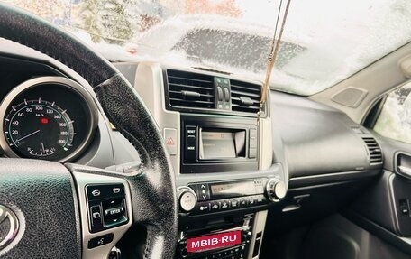 Toyota Land Cruiser Prado 150 рестайлинг 2, 2011 год, 2 700 000 рублей, 11 фотография