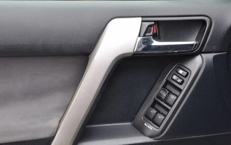 Toyota Land Cruiser Prado 150 рестайлинг 2, 2011 год, 2 700 000 рублей, 15 фотография