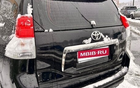 Toyota Land Cruiser Prado 150 рестайлинг 2, 2011 год, 2 700 000 рублей, 18 фотография