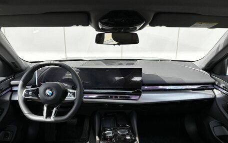 BMW 5 серия, 2025 год, 8 990 000 рублей, 12 фотография