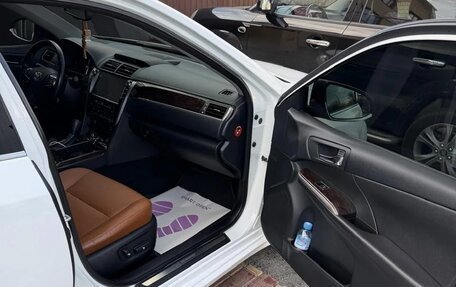 Toyota Camry, 2016 год, 2 600 000 рублей, 5 фотография