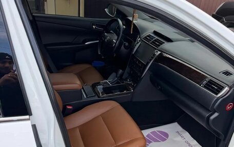 Toyota Camry, 2016 год, 2 600 000 рублей, 4 фотография