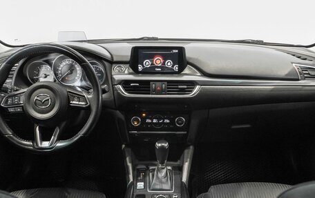 Mazda 6, 2017 год, 1 850 000 рублей, 6 фотография