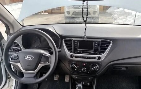 Hyundai Solaris II рестайлинг, 2018 год, 950 000 рублей, 7 фотография