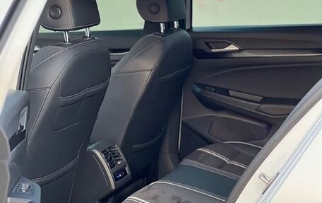 Volkswagen Golf VIII, 2023 год, 2 000 000 рублей, 5 фотография