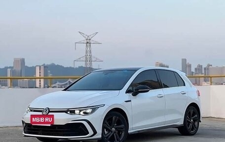 Volkswagen Golf VIII, 2023 год, 2 000 000 рублей, 3 фотография