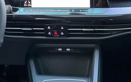 Volkswagen Golf VIII, 2023 год, 2 000 000 рублей, 8 фотография