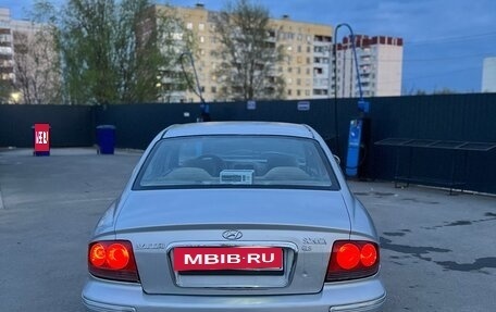 Hyundai Sonata IV рестайлинг, 2001 год, 330 000 рублей, 2 фотография