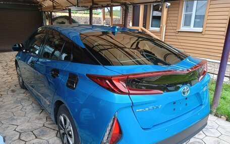 Toyota Prius IV XW50, 2019 год, 2 490 000 рублей, 5 фотография