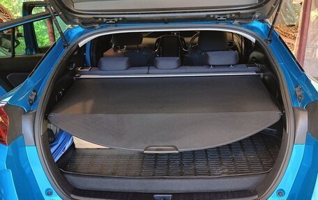 Toyota Prius IV XW50, 2019 год, 2 490 000 рублей, 13 фотография