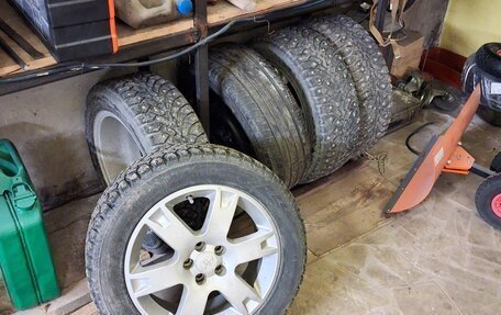 Toyota Avensis III рестайлинг, 2005 год, 900 000 рублей, 3 фотография