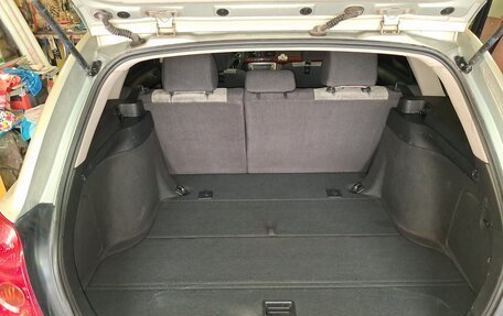 Toyota Avensis III рестайлинг, 2005 год, 900 000 рублей, 15 фотография