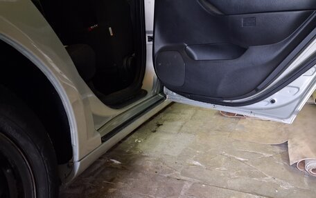 Toyota Avensis III рестайлинг, 2005 год, 900 000 рублей, 22 фотография