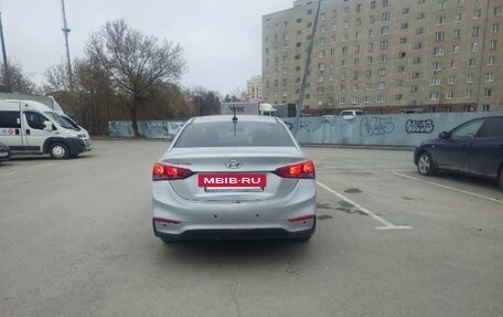 Hyundai Solaris II рестайлинг, 2017 год, 550 000 рублей, 2 фотография