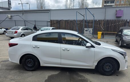 KIA Rio IV, 2021 год, 1 600 000 рублей, 2 фотография