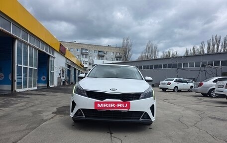 KIA Rio IV, 2021 год, 1 600 000 рублей, 3 фотография