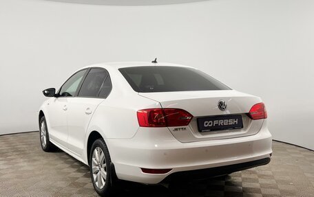 Volkswagen Jetta VI, 2013 год, 943 100 рублей, 2 фотография