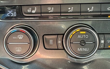 Volkswagen Tiguan II, 2017 год, 2 790 000 рублей, 19 фотография