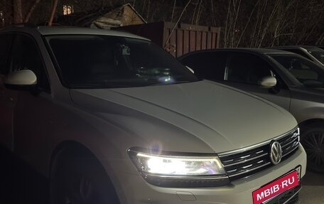 Volkswagen Tiguan II, 2017 год, 2 790 000 рублей, 28 фотография