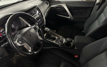 Mitsubishi Pajero Sport III рестайлинг, 2018 год, 2 799 000 рублей, 10 фотография