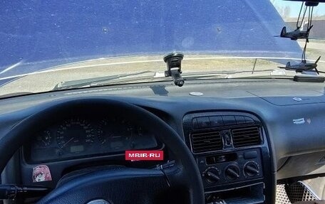 Toyota Avensis III рестайлинг, 1999 год, 150 000 рублей, 8 фотография