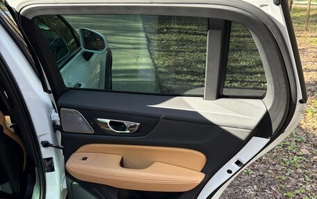 Volvo V60 Cross Country II, 2019 год, 4 500 000 рублей, 30 фотография