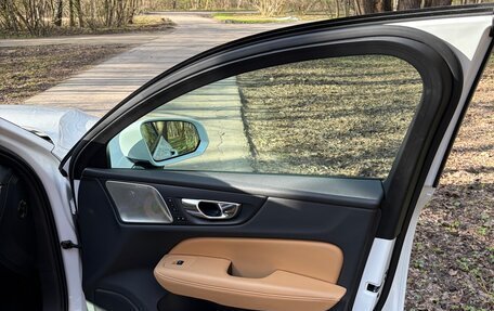 Volvo V60 Cross Country II, 2019 год, 4 500 000 рублей, 29 фотография