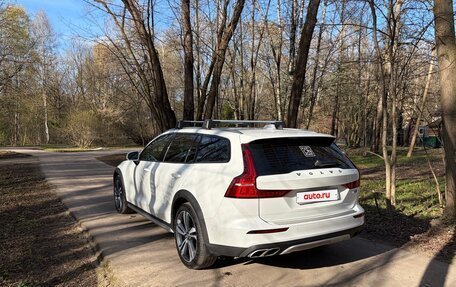 Volvo V60 Cross Country II, 2019 год, 4 500 000 рублей, 20 фотография