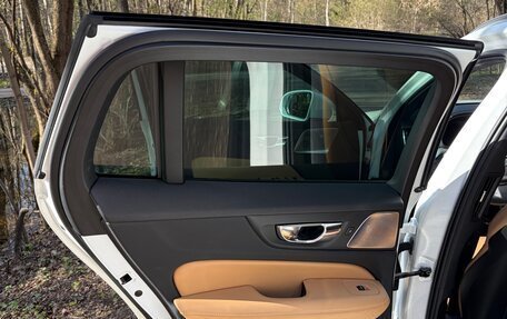 Volvo V60 Cross Country II, 2019 год, 4 500 000 рублей, 39 фотография