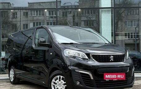 Peugeot Traveller I, 2020 год, 2 690 000 рублей, 3 фотография