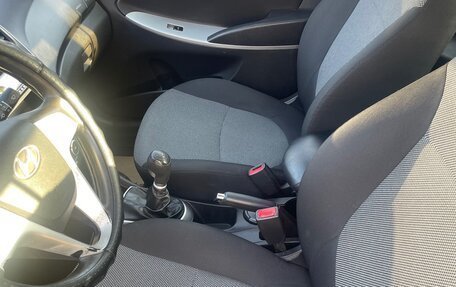 Hyundai Solaris II рестайлинг, 2013 год, 670 000 рублей, 6 фотография