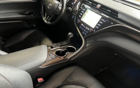 Toyota Camry, 2018 год, 3 150 000 рублей, 14 фотография