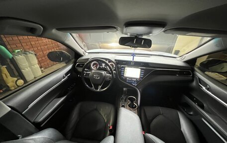 Toyota Camry, 2018 год, 3 150 000 рублей, 13 фотография