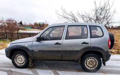 Chevrolet Niva I рестайлинг, 2015 год, 550 000 рублей, 2 фотография
