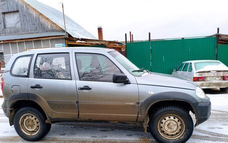 Chevrolet Niva I рестайлинг, 2015 год, 550 000 рублей, 3 фотография