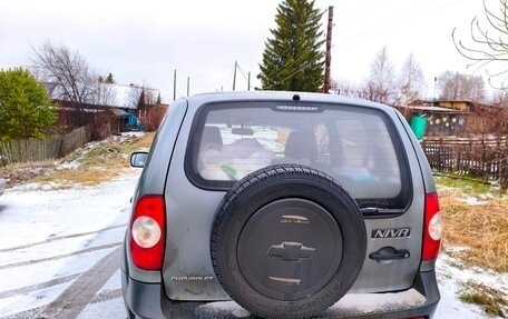 Chevrolet Niva I рестайлинг, 2015 год, 550 000 рублей, 4 фотография