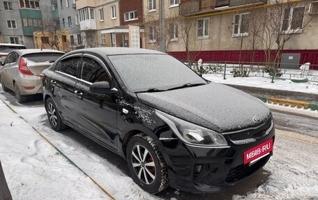 KIA Rio IV, 2019 год, 950 000 рублей, 2 фотография