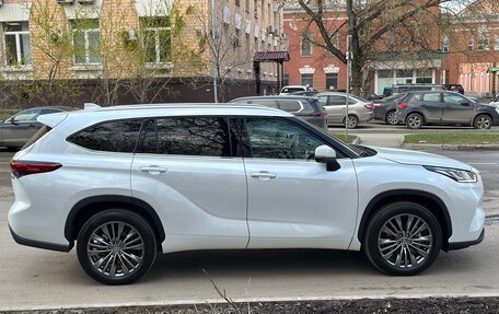 Toyota Highlander, 2025 год, 4 600 000 рублей, 4 фотография