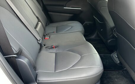 Toyota Highlander, 2025 год, 4 600 000 рублей, 18 фотография